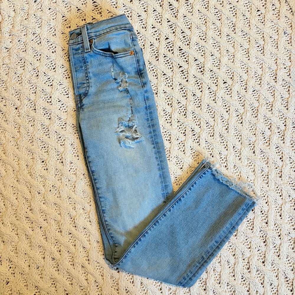 Levi’s Wedgie Jeans - Women’s Distressed Straight Style - Size 24